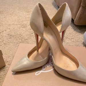 ♥️♥️Christian Louboutin Irizia 100 Pumps // Platine♥️♥️